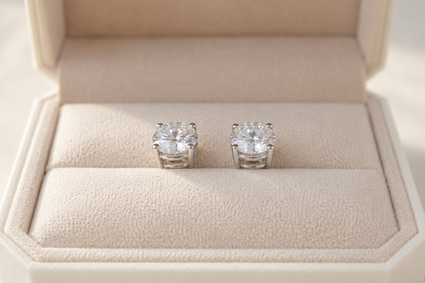 Natural Round Diamond Stud Earrings