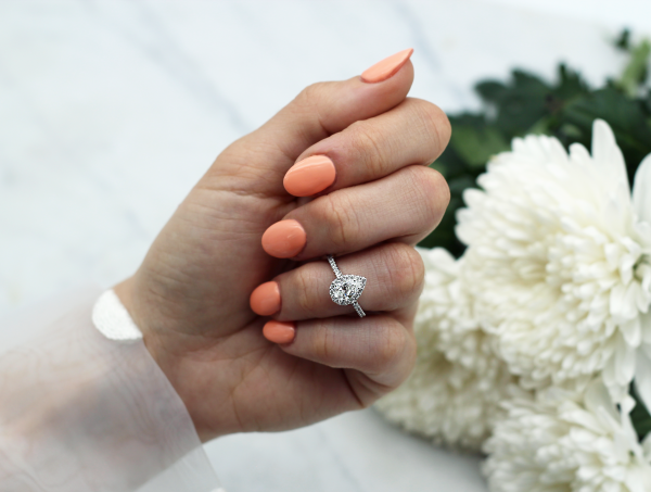 Pear Shaped Diamond Engagement Rings